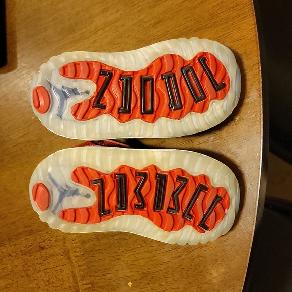 Jordan retro 11 toddler 5c - Picture 4 of 5